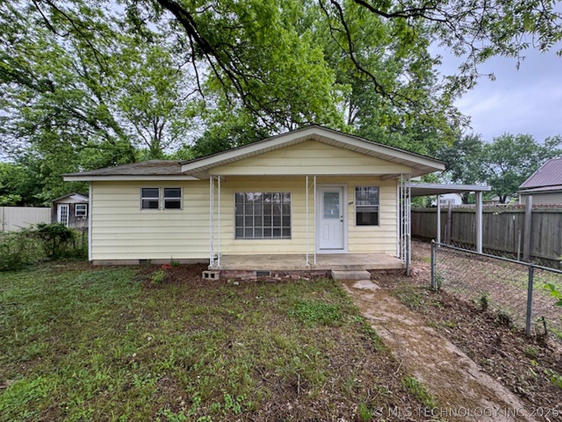 Photo 1 of 14 — 309 W Chickasaw, Sallisaw, OK 74955