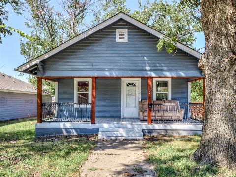 Photo of 112 N Columbia Place, Tulsa, OK 74110 (MLS # 2633673)