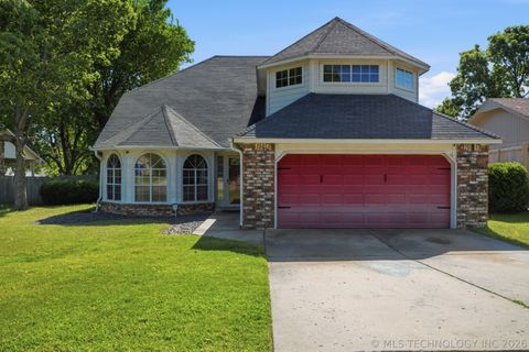 Photo of 1609 S Yellowood Avenue, Broken Arrow, OK 74012 (MLS # 2616166)