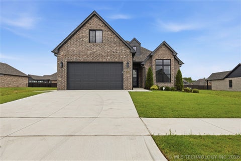 Photo of 3709 W Laredo Street, Broken Arrow, OK 74012 (MLS # 2638152)