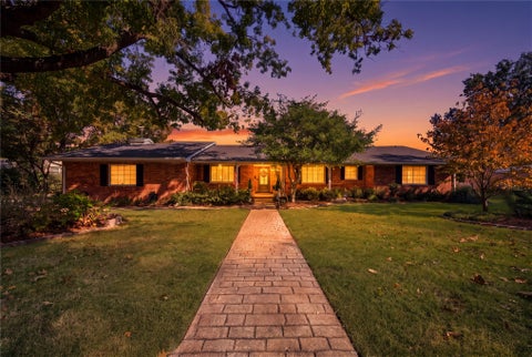 Photo of 3933 S Delaware Place, Tulsa, OK 74105 (MLS # 2638349)