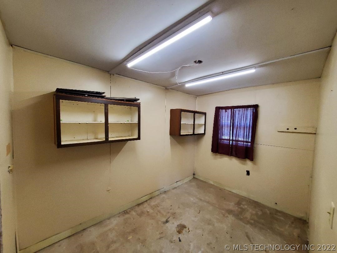 Photo 41 of 41 of 1423 W Frontage Road house