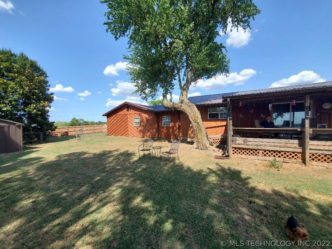 Photo 9 of 41 of 1423 W Frontage Road house