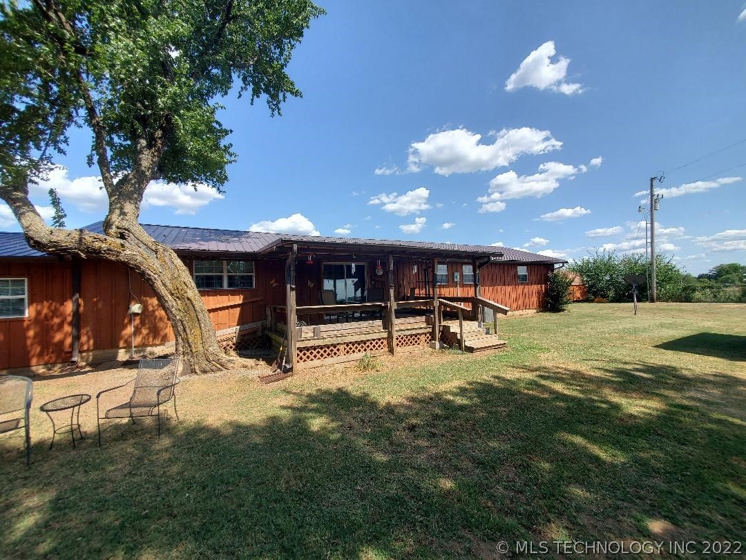 Photo 6 of 41 of 1423 W Frontage Road house