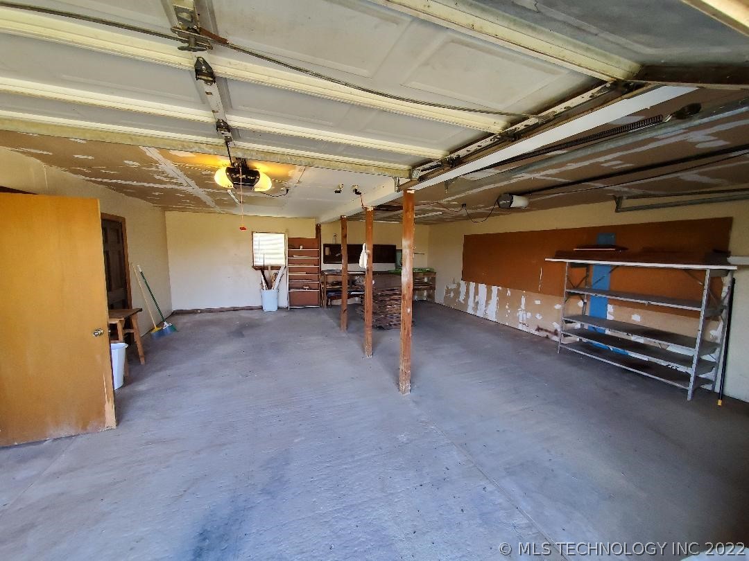 Photo 39 of 41 of 1423 W Frontage Road house