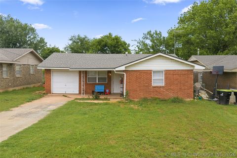 Photo of 724 N Canadian, Purcell, OK 73080 (MLS # 2616871)