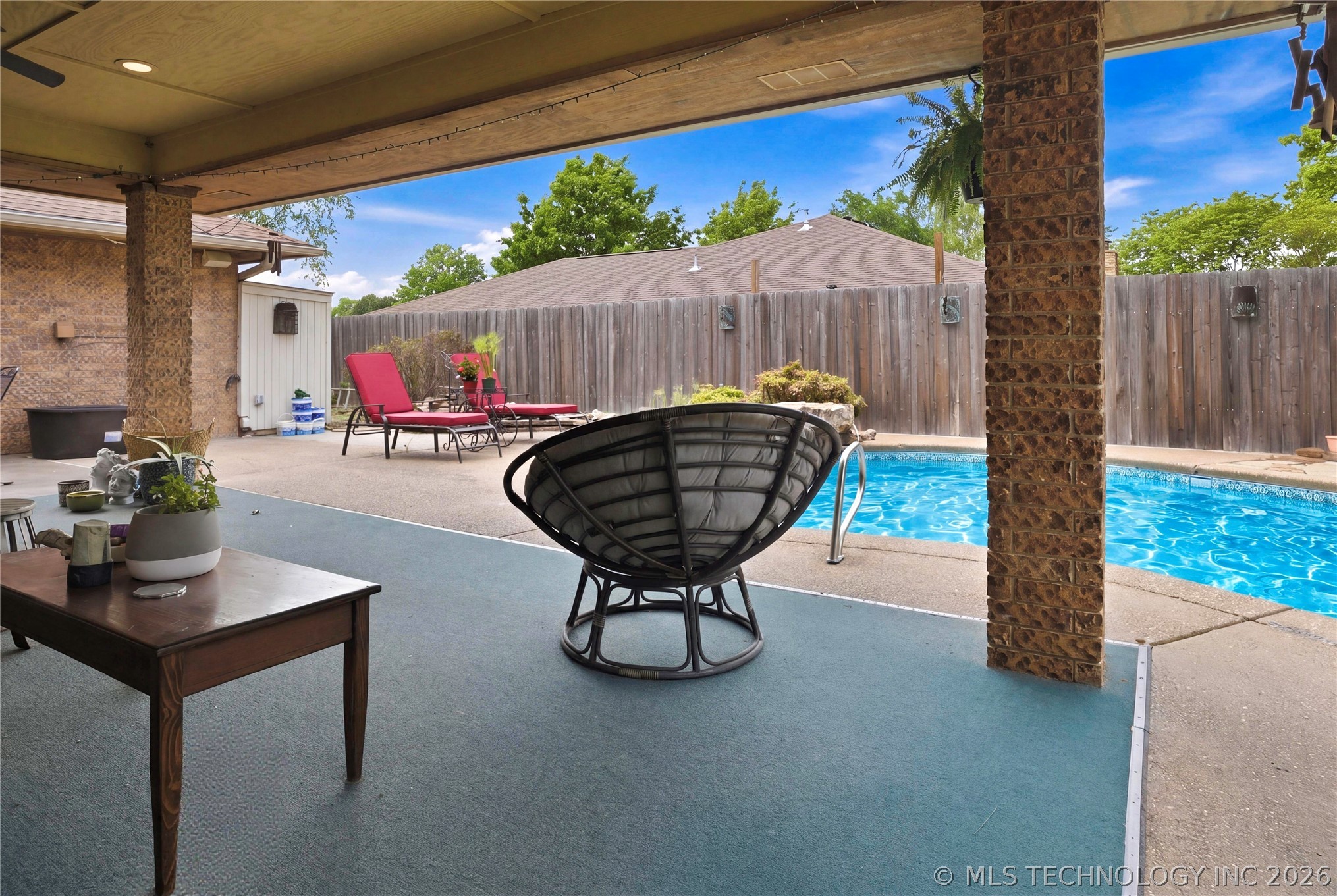 Photo 1 of 69 — 1613 S Colonial Circle, Sallisaw, OK 74955