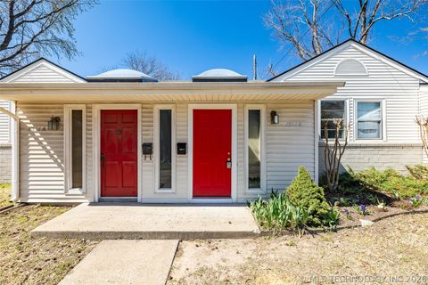 Photo of 1321 E 38th Place #B, Tulsa, OK 74105 (MLS # 2625058)