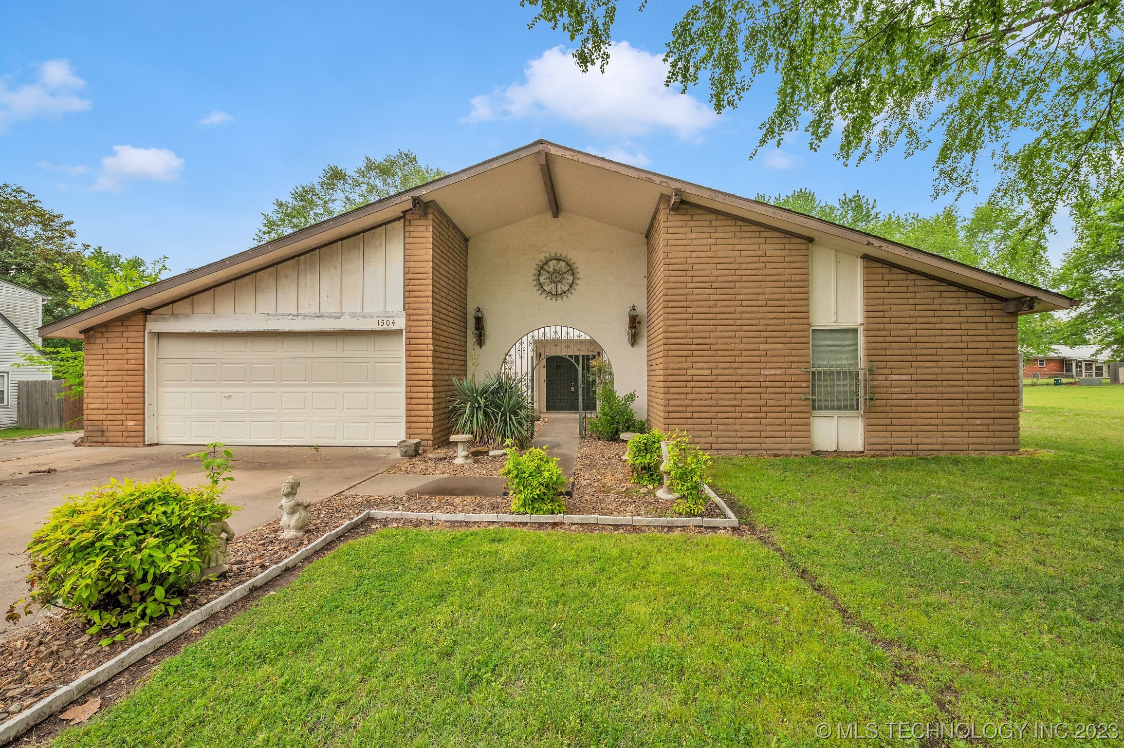 Photo 1 of 12 of 1504 3rd house