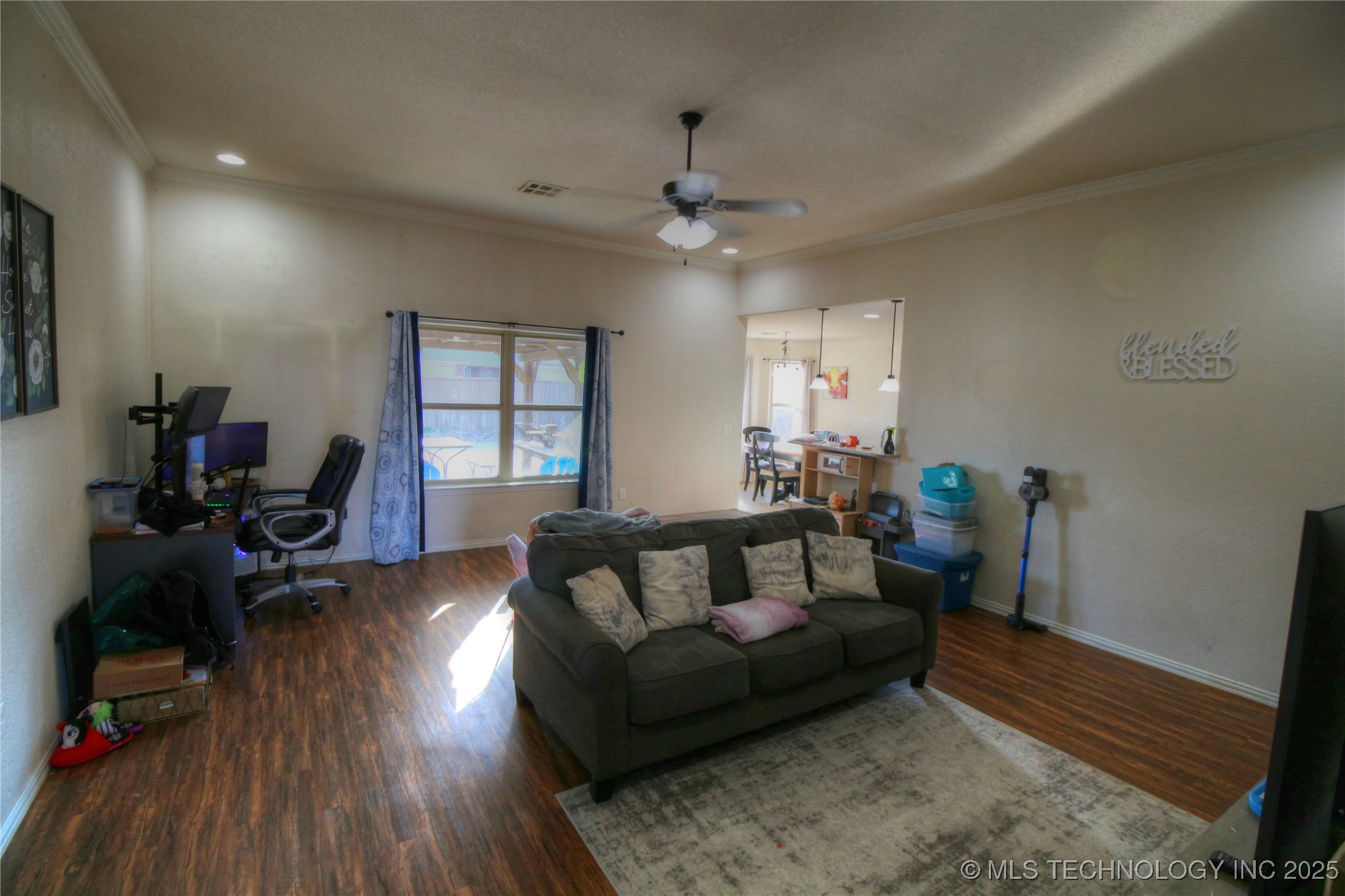 752 Annas Way