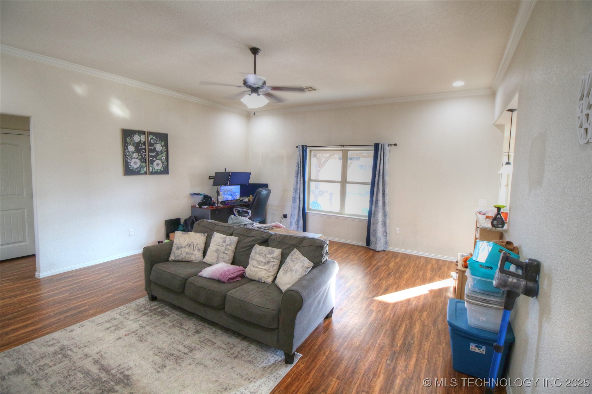 752 Annas Way