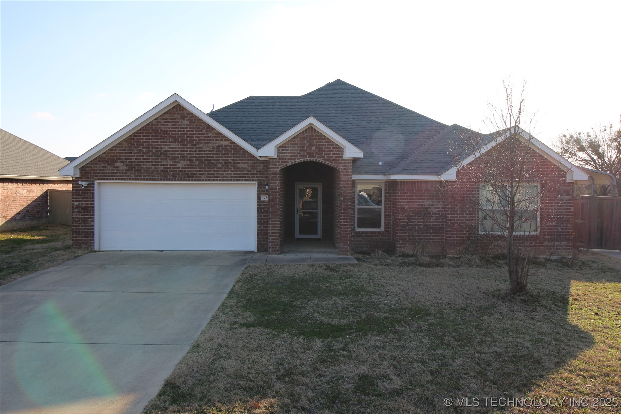 752 Annas Way