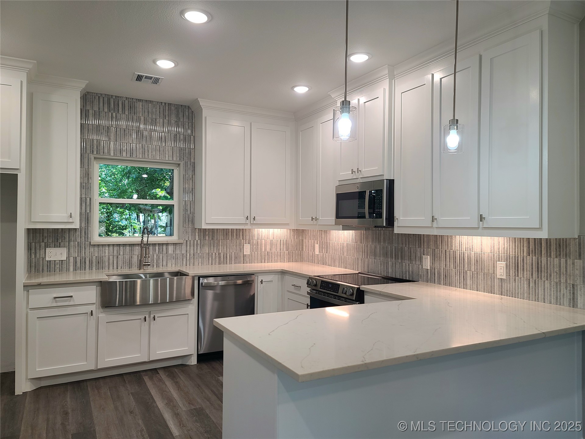 1226 W Louisiana