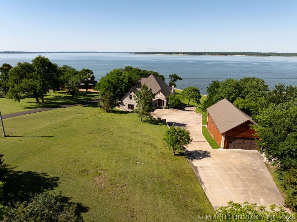 8925 Lake View