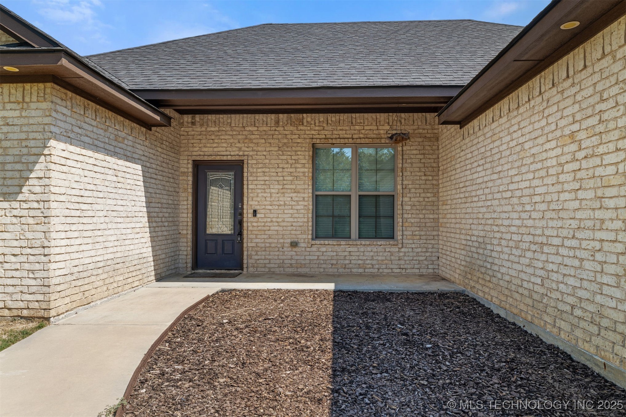 350 Edgewood Circle