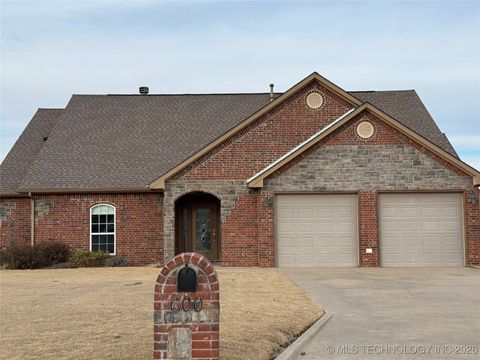 Photo of 600 Club House Drive, Muskogee, OK 74403 (MLS # 2602783)