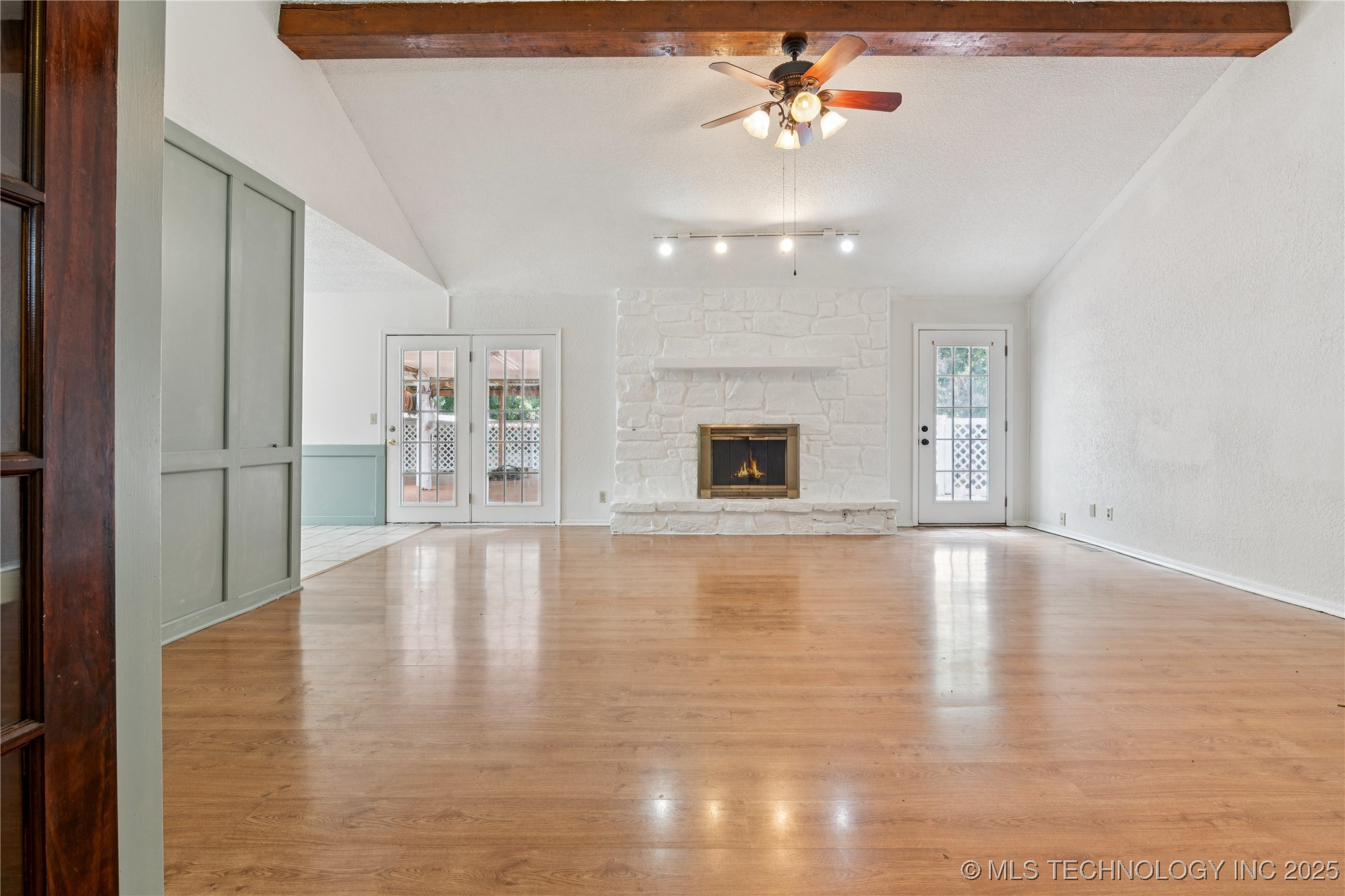 9901 Springlake Drive