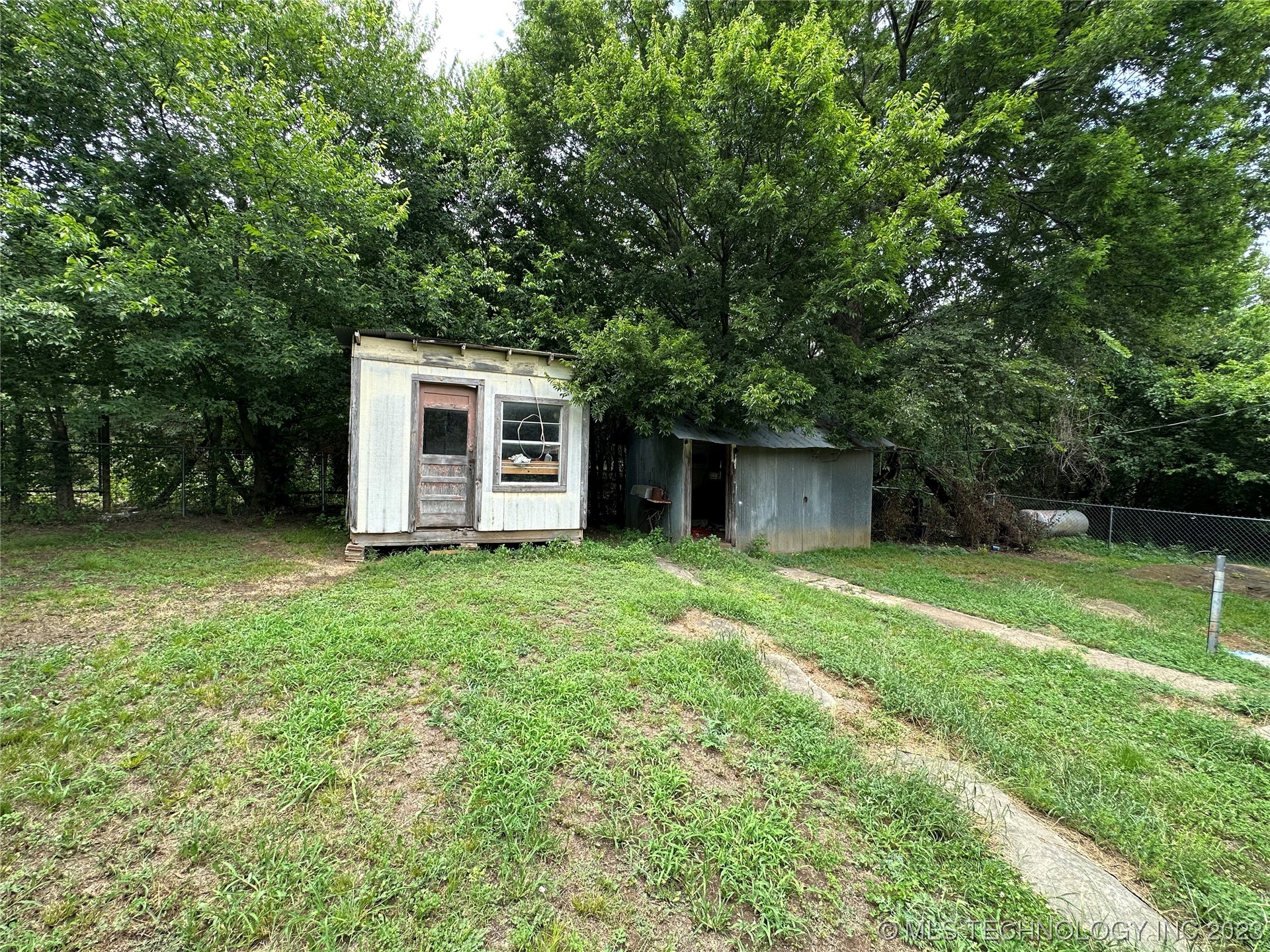 Photo 17 of 17 of 2942 SW Limestone Road house