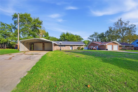Photo of 900 S Oliphant Street, Holdenville, OK 74848 (MLS # 2637856)