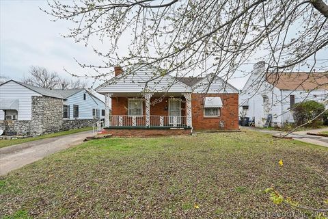Photo of 1611 N Boston Place, Tulsa, OK 74106 (MLS # 2607348)