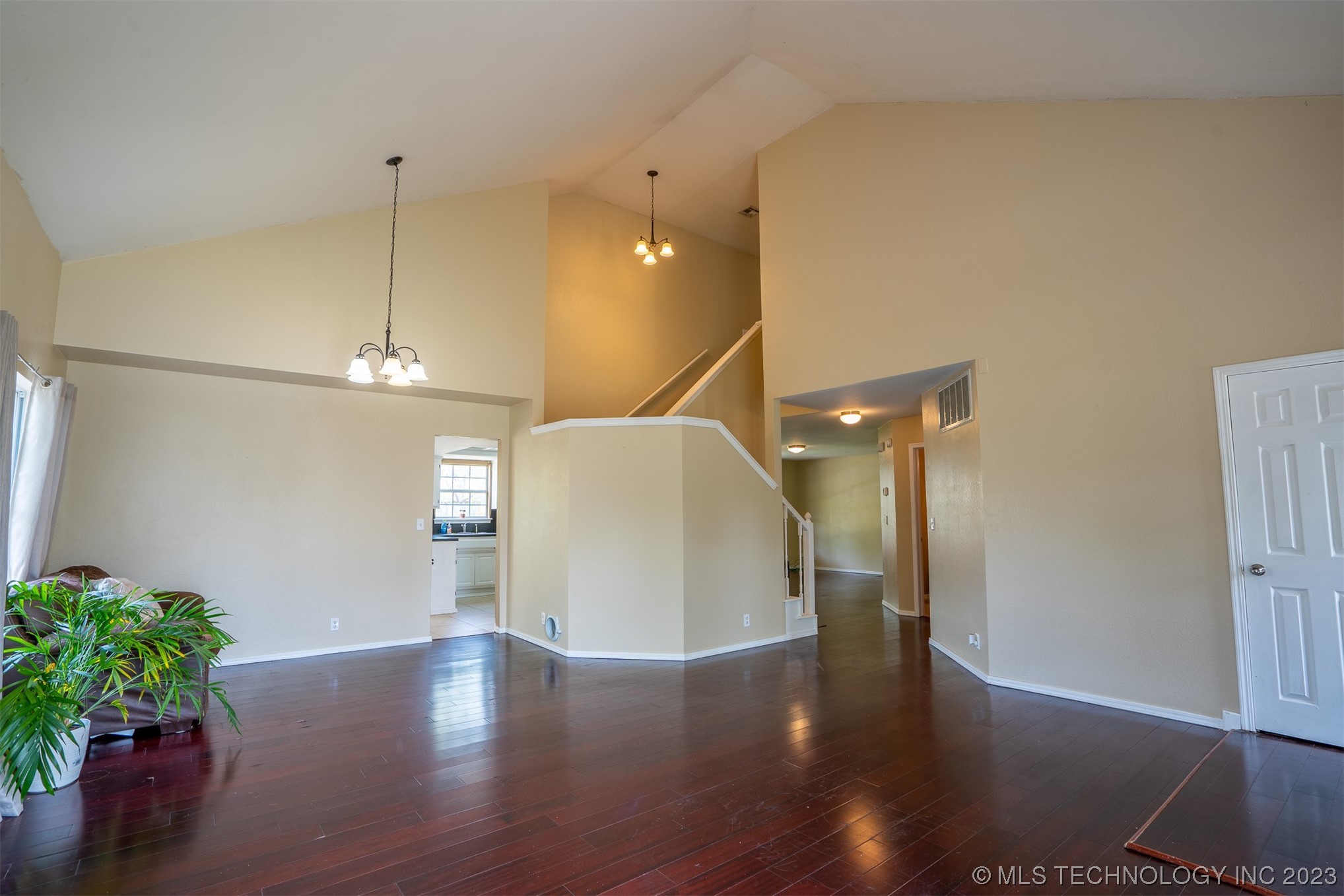 Photo 6 of 37 of 735 W 98th Street house