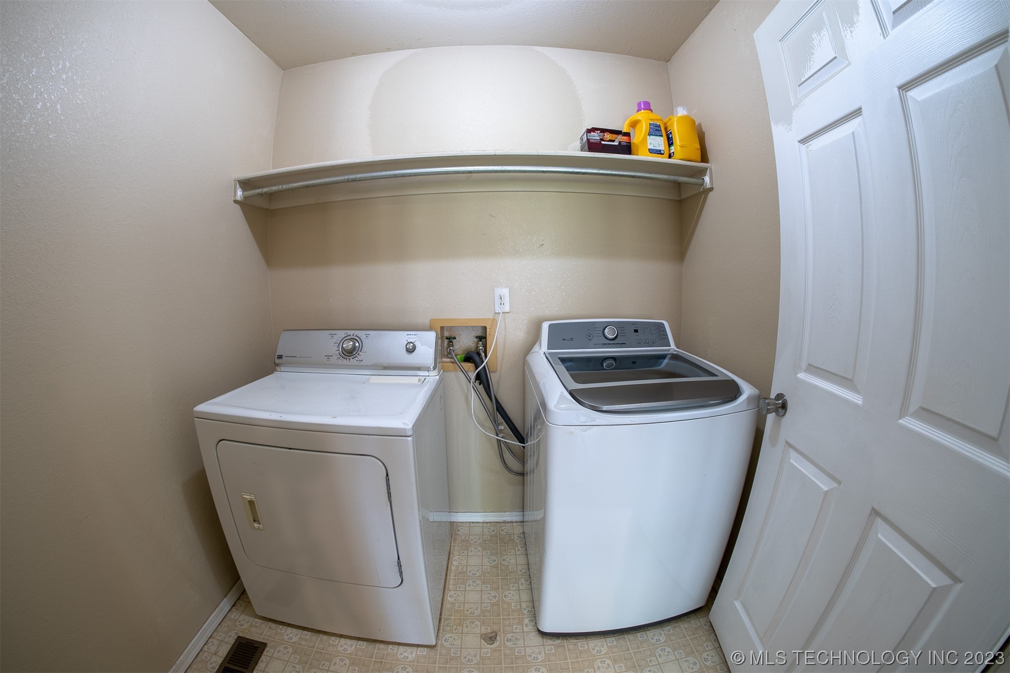 Photo 16 of 37 of 735 W 98th Street house