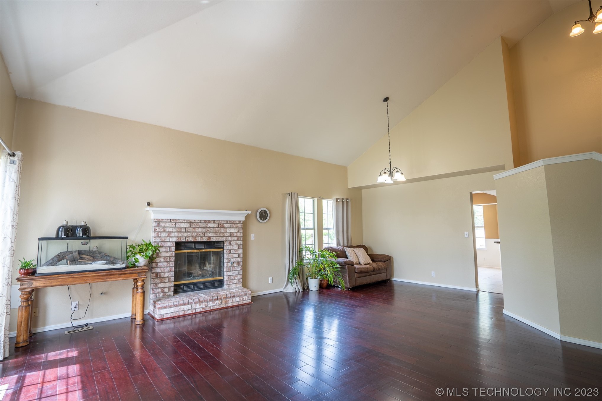 Photo 5 of 37 of 735 W 98th Street house