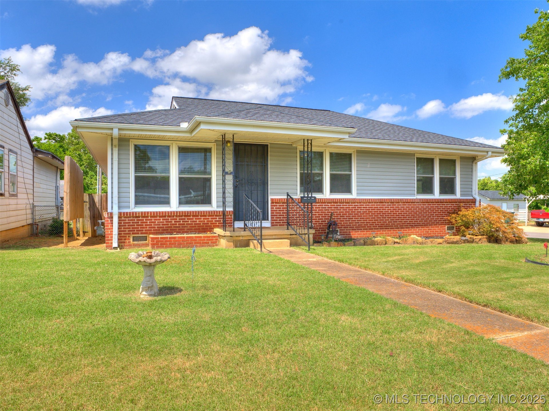 101 W Mike Avenue