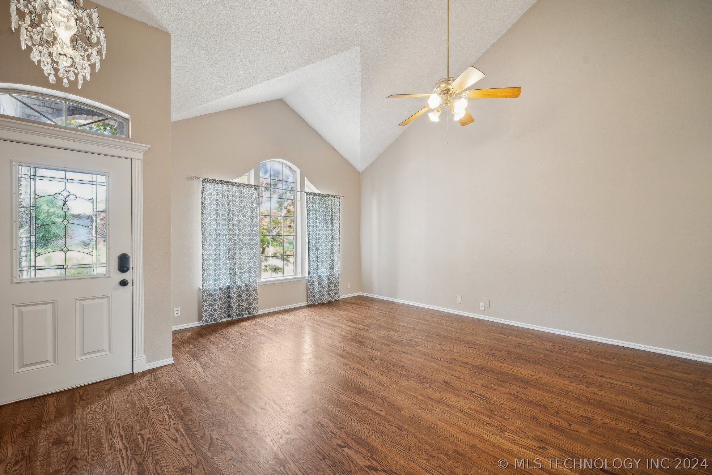 Photo 5 of 42 of 1704 E Fir Drive house