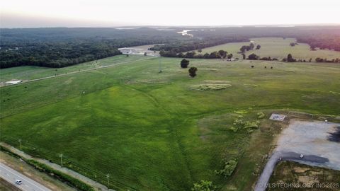 Photo of 2875 S Kerr Boulevard, Sallisaw, OK 74955 (MLS # 2504897)