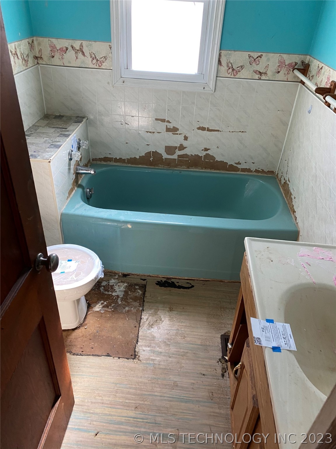 Photo 5 of 11 of 500 S Grand Avenue house