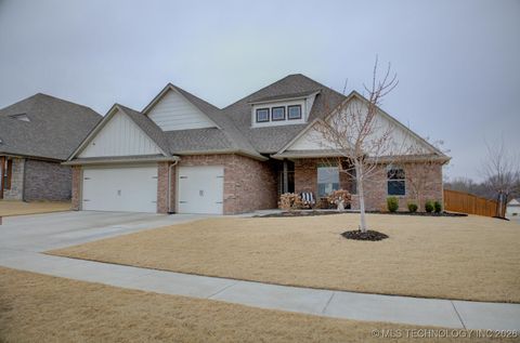 Photo of 2904 S 8th Street, Broken Arrow, OK 74012 (MLS # 2601613)