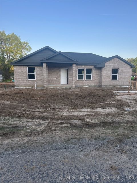 707 Mitchell Colbert OK 74733