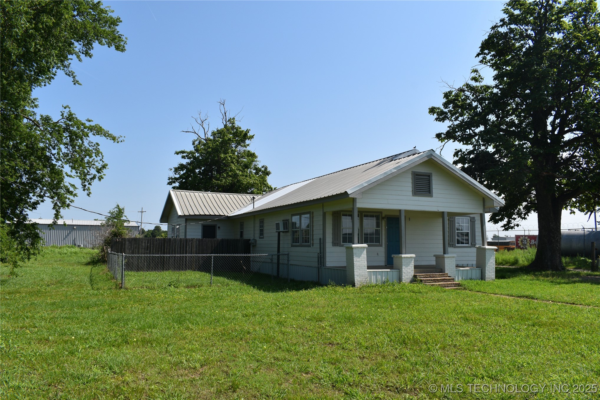 938 N 4210 Road