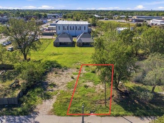 210 W 1ST ST, OWASSO, OK 74055 - Image ce7baaf07fecff477f00865dfd4b0d2d/1073908750