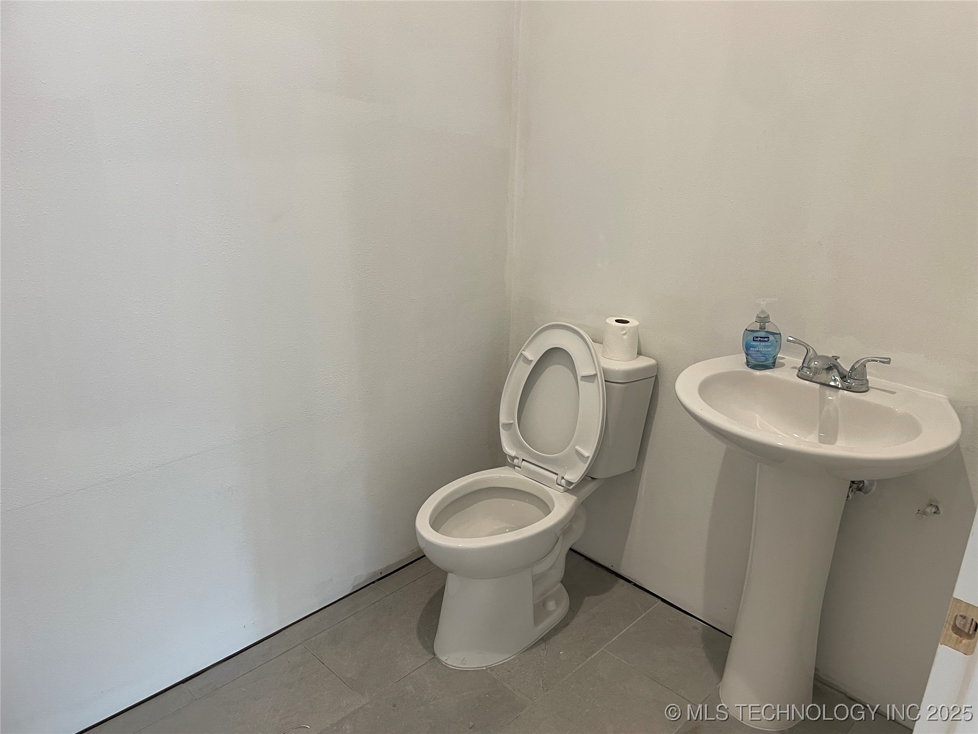 201 E Main Street Suite B
