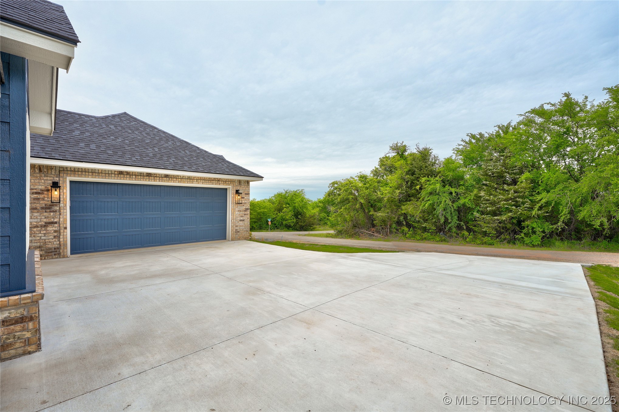 6961 River Oak Drive