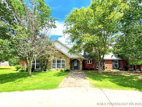 Photo of 2009 Trailwood Street, Stigler, OK 74462 (MLS # 2547088)