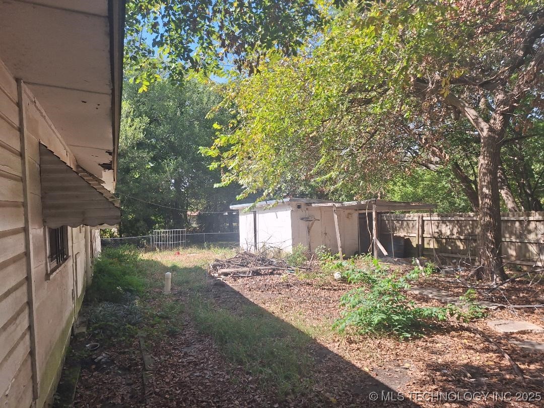 906 W Drew Street