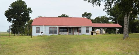 837 N 4250 Road Hugo OK 74743