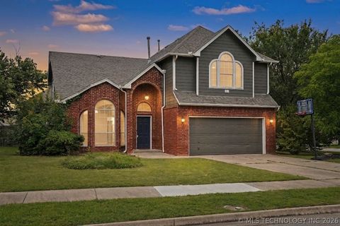 Photo of 201 N Magnolia Court, Broken Arrow, OK 74012 (MLS # 2621672)