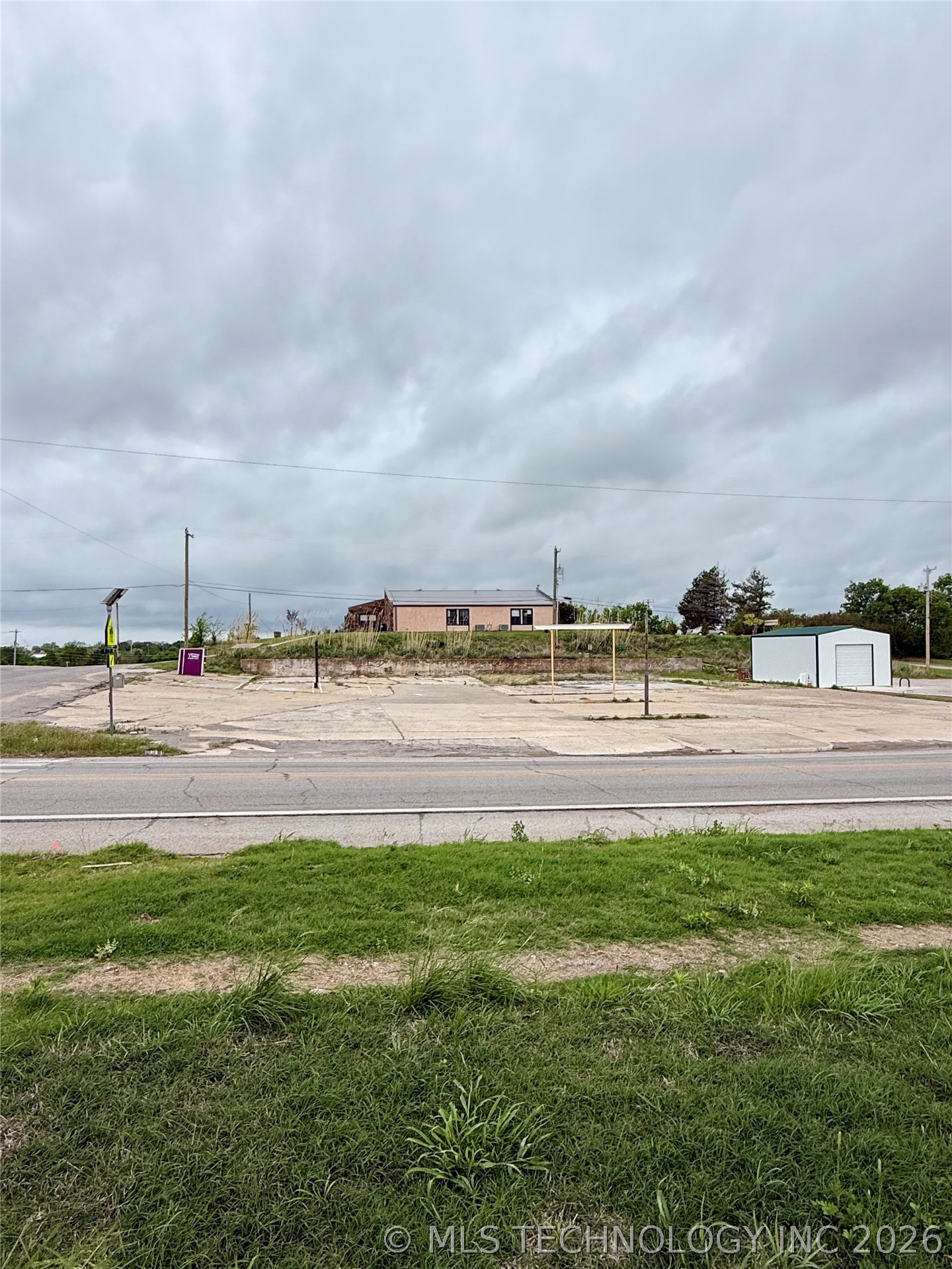 Photo 1 of 2 — 1202 W 1st, Sulphur, OK 73086