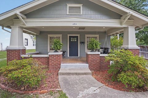 Photo of 1814 E 17th Street, Tulsa, OK 74104 (MLS # 2616846)