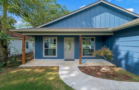 Photo of 810 S Hickory Street, Bristow, OK 74010 (MLS # 2632689)
