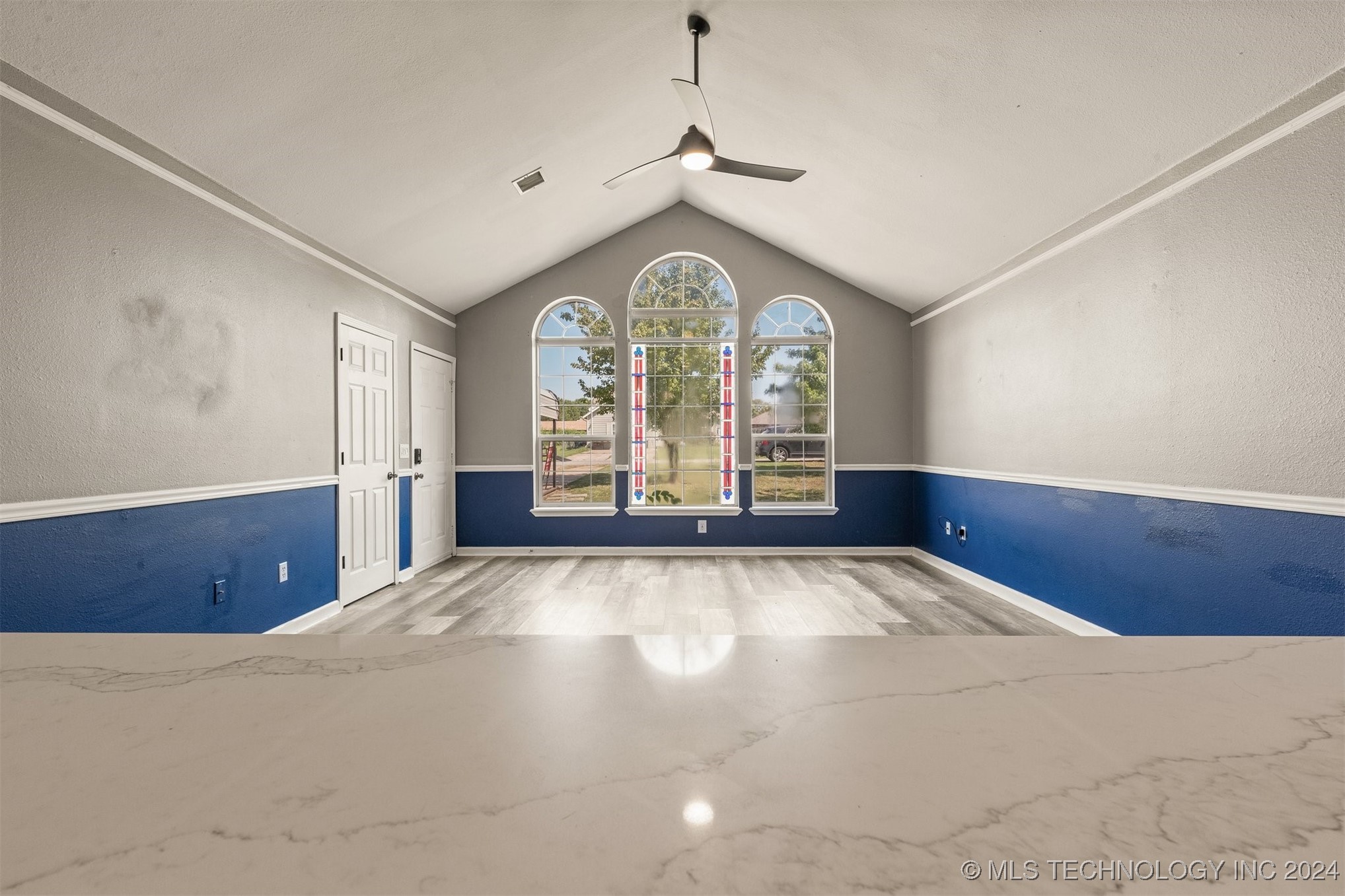 Photo 18 of 41 of 420 E Dogwood Street house
