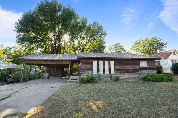 509 N JEFFERSON AVE, WAGONER, OK 74467 - Image d073d531e174e9305ea379ebefff02e5/3738325668