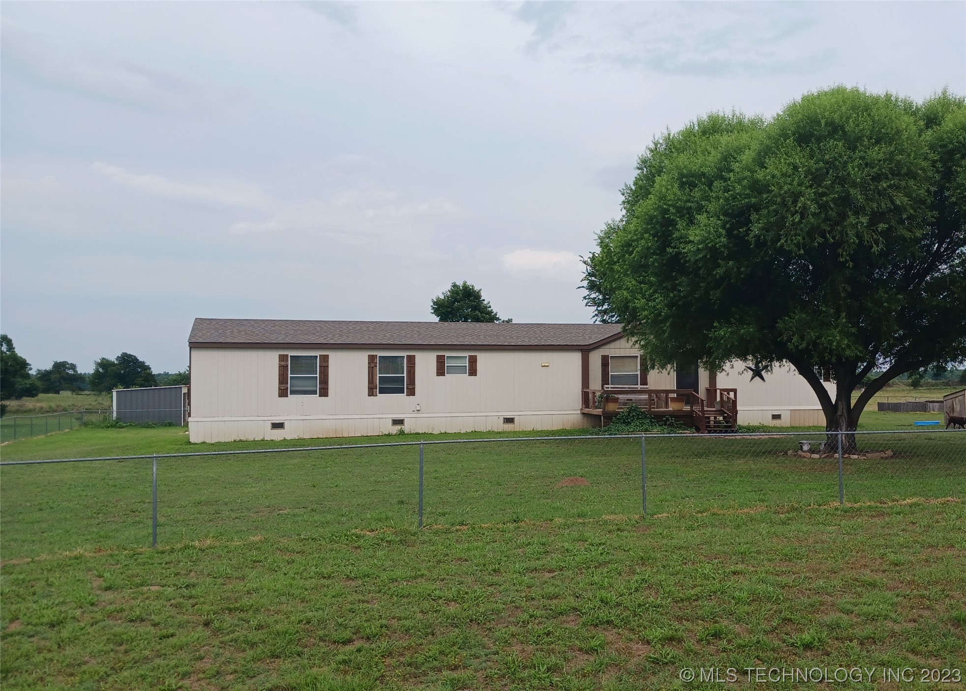 Photo 6 of 26 of 106108 Happy Trails Street mobile home