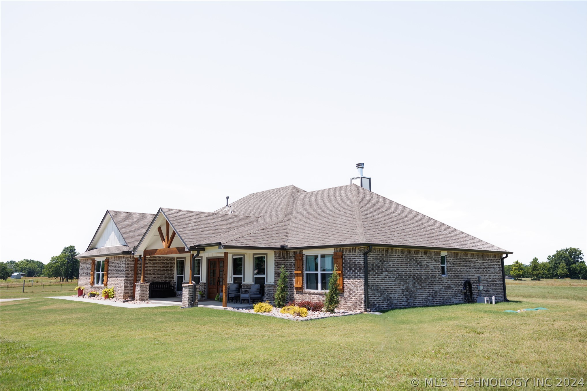 Photo 7 of 25 of 11890 S 4050 Road house