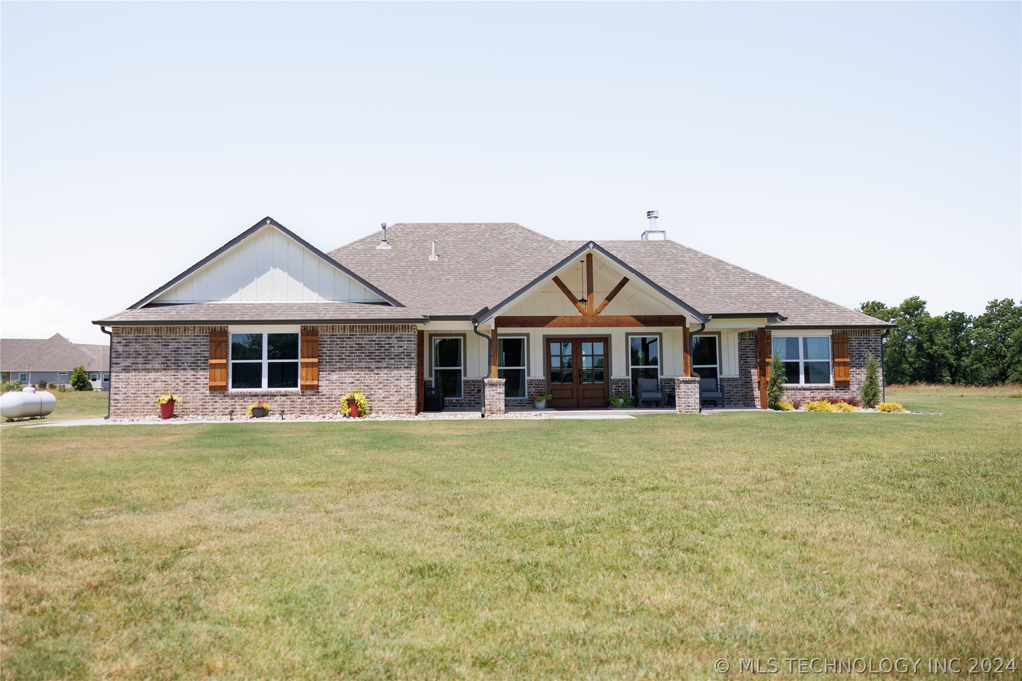 Photo 6 of 25 of 11890 S 4050 Road house