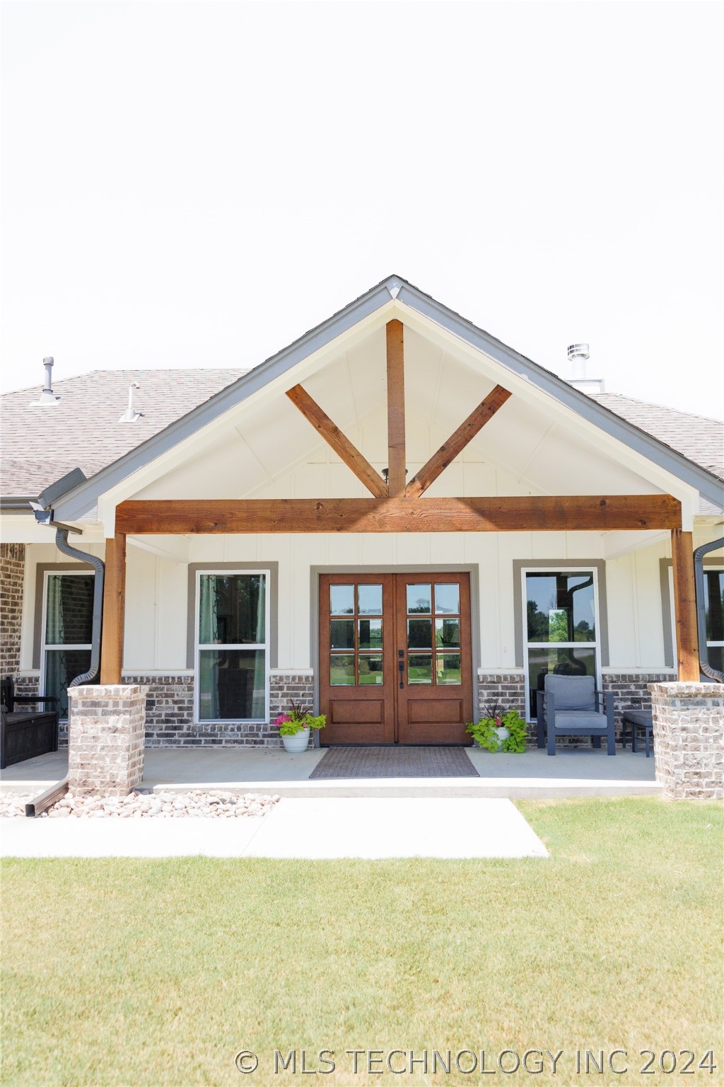 Photo 11 of 25 of 11890 S 4050 Road house